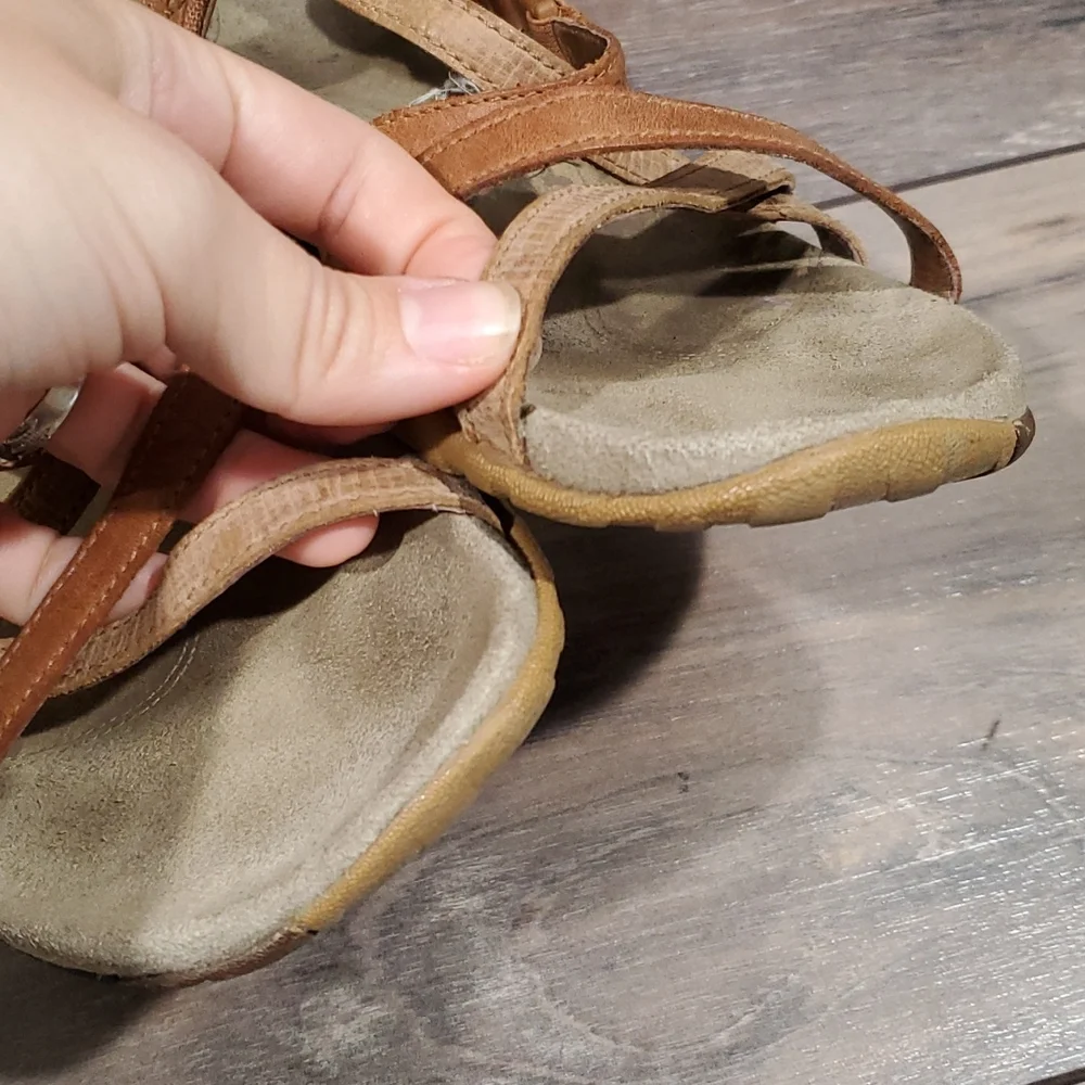 Sold Merrell Women outdoor hiking shoes Sandals sz 7 athletic Strappy slip on - Picture 4 of 10